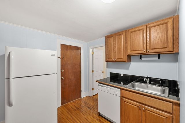 22-26 Waltham St B3, Maynard, MA 01754