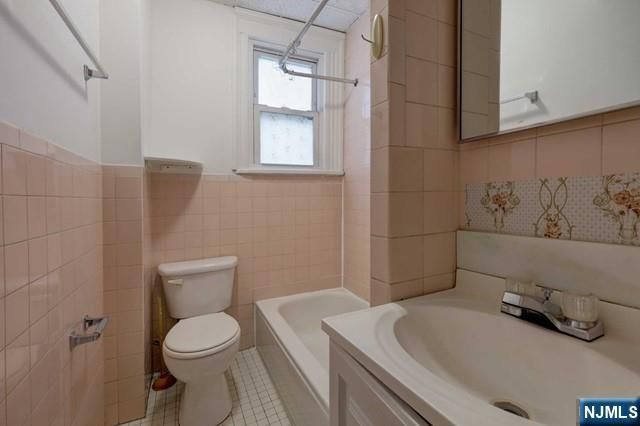 58 Westervelt Avenue 1, Hawthorne, NJ 07506