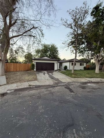2214 Fordham Avenue, Clovis, CA 93611