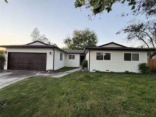 2214 Fordham Avenue, Clovis, CA 93611
