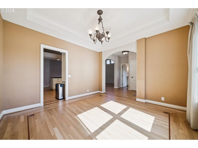 2787 HAZELNUT Dr, Woodburn, OR 97071