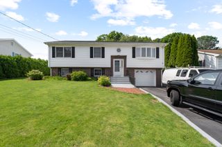63 Johl Drive, Groton, CT 06340