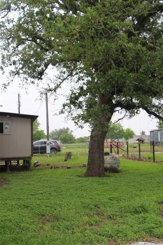 110 Concho Trail, La Grange, TX 78945