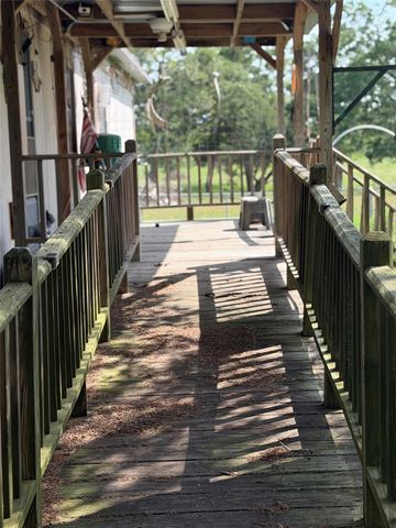 110 Concho Trail, La Grange, TX 78945