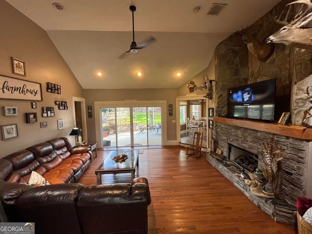 30 Round Lake Road, Griffin, GA 30224