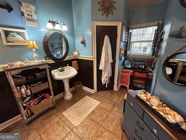 30 Round Lake Road, Griffin, GA 30224