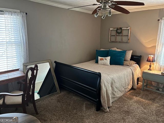 30 Round Lake Road, Griffin, GA 30224