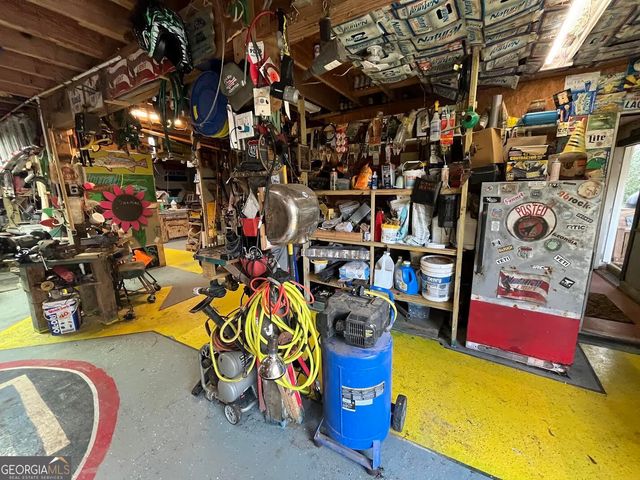 30 Round Lake Road, Griffin, GA 30224