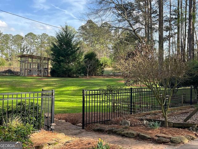 30 Round Lake Road, Griffin, GA 30224