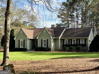 30 Round Lake Road, Griffin, GA 30224