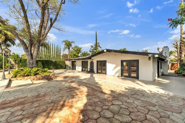 6201 Corbin, Tarzana, CA 91356