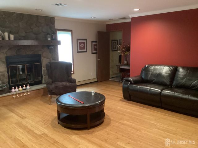 41 Faith Lane, Matawan, NJ 07747