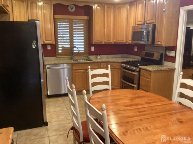 41 Faith Lane, Matawan, NJ 07747