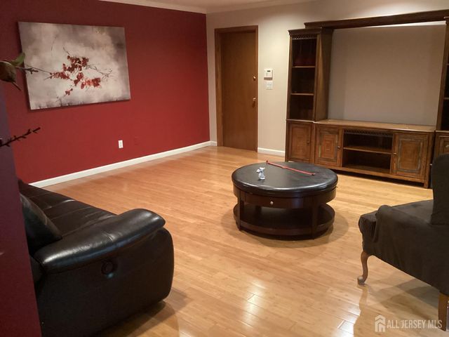 41 Faith Lane, Matawan, NJ 07747