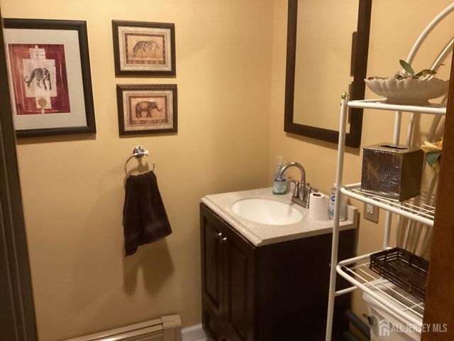 41 Faith Lane, Matawan, NJ 07747