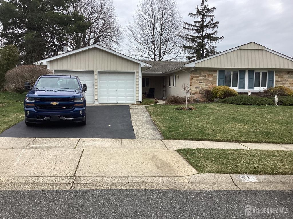 41 Faith Lane, Matawan, NJ 07747