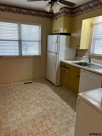 3829 N 65th Avenue, Omaha, NE 68104