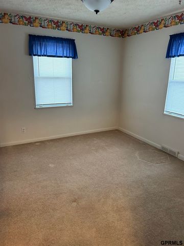 3829 N 65th Avenue, Omaha, NE 68104