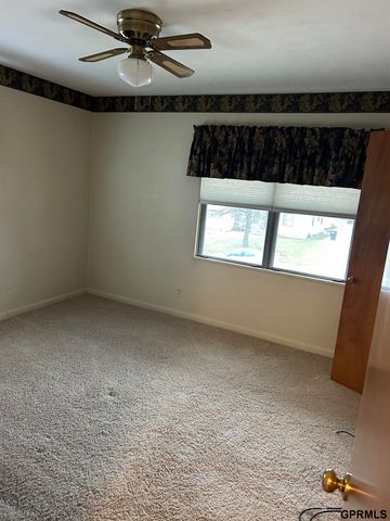 3829 N 65th Avenue, Omaha, NE 68104