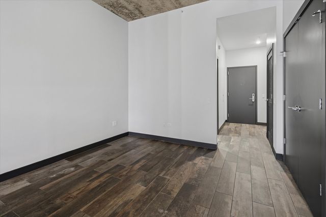 171 N Aberdeen Street 611, Chicago, IL 60607