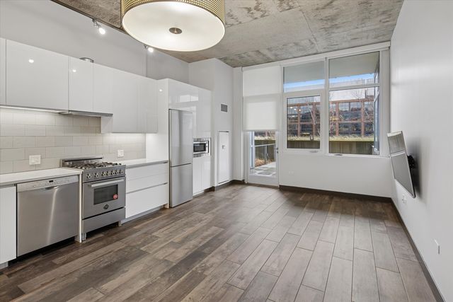 171 N Aberdeen Street 611, Chicago, IL 60607