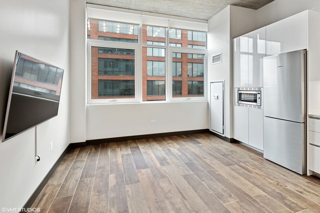 171 N Aberdeen Street 611, Chicago, IL 60607
