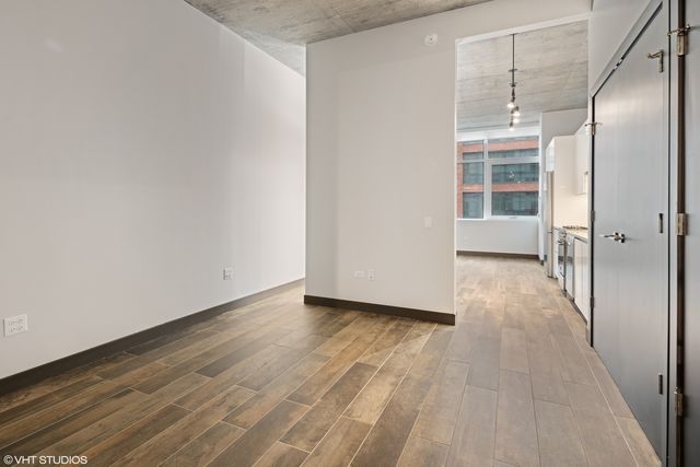 171 N Aberdeen Street 611, Chicago, IL 60607