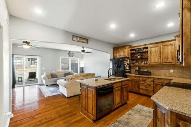 34076 W 90 Circle, De Soto, KS 66018