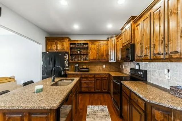 34076 W 90 Circle, De Soto, KS 66018