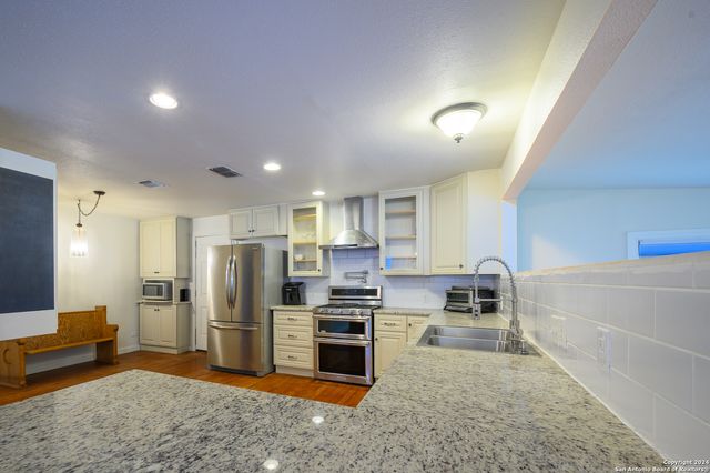 211 ALLENSWORTH ST, San Antonio, TX 78209
