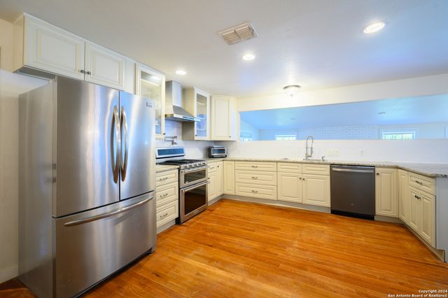 211 ALLENSWORTH ST, San Antonio, TX 78209