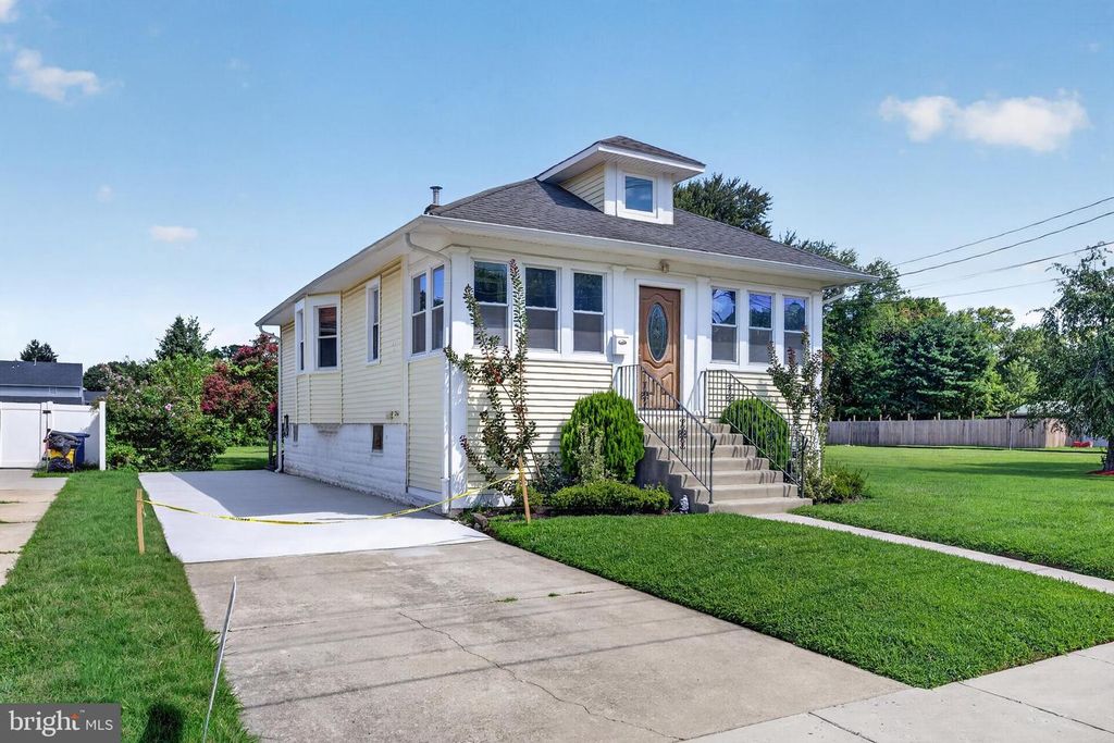57 W GRADWELL AVE, MAPLE SHADE, NJ 08052 — photo 2