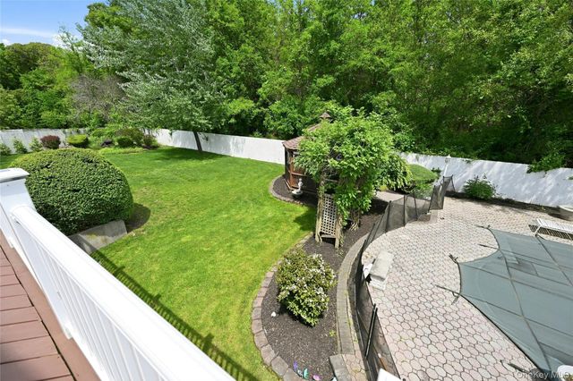 12 Phillips Lane, Lake Grove, NY 11755