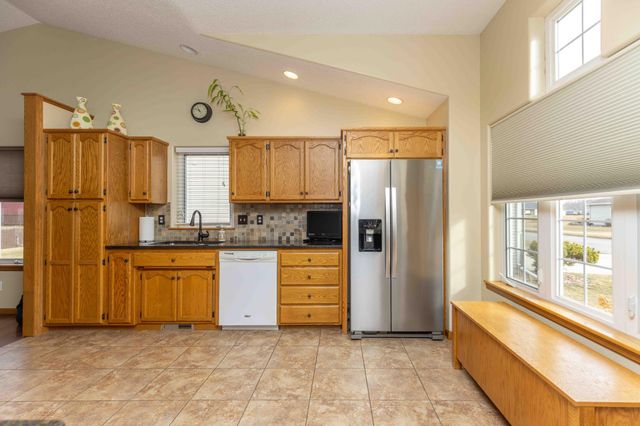 1903 33rd Street S, Moorhead, MN 56560