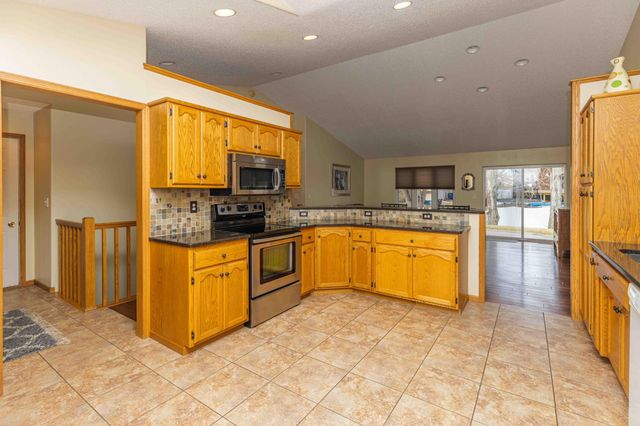 1903 33rd Street S, Moorhead, MN 56560