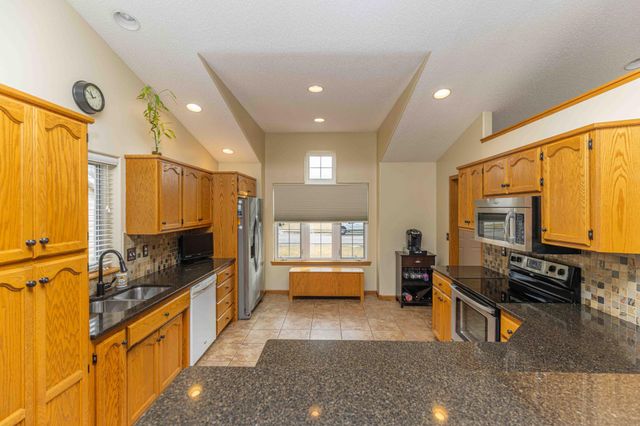 1903 33rd Street S, Moorhead, MN 56560