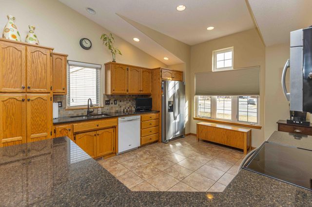 1903 33rd Street S, Moorhead, MN 56560