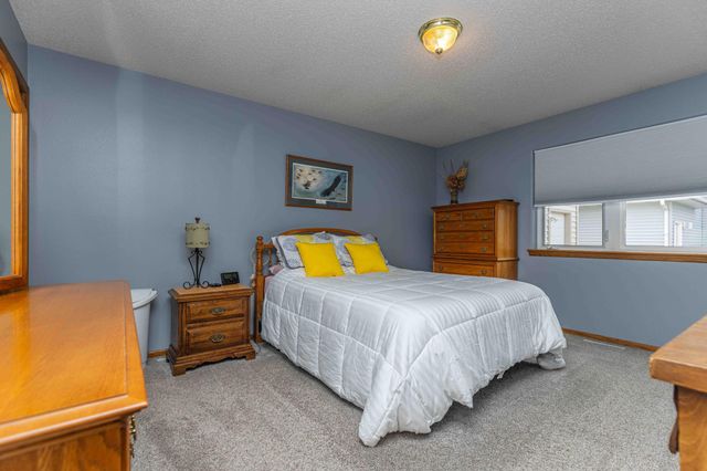 1903 33rd Street S, Moorhead, MN 56560