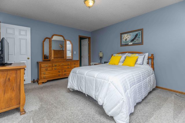 1903 33rd Street S, Moorhead, MN 56560