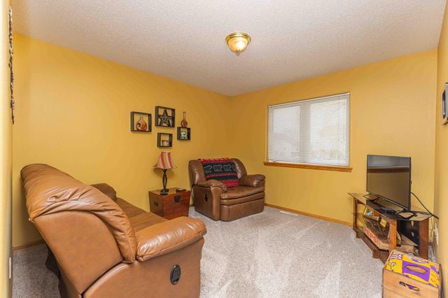 1903 33rd Street S, Moorhead, MN 56560