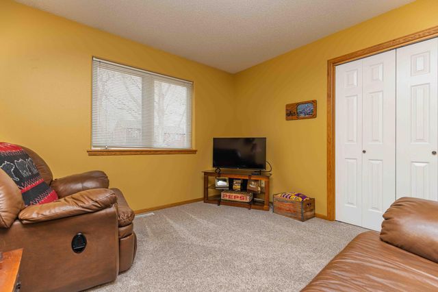 1903 33rd Street S, Moorhead, MN 56560