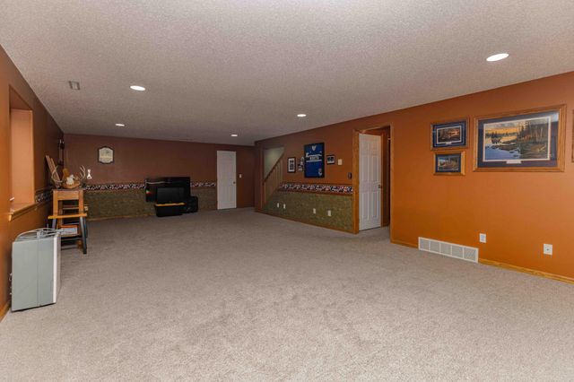 1903 33rd Street S, Moorhead, MN 56560