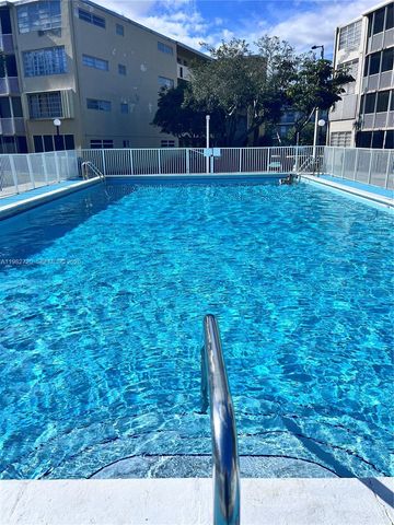 1670 NE 191st St 403-3, Miami, FL 33179