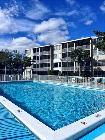 1670 NE 191st St 403-3, Miami, FL 33179