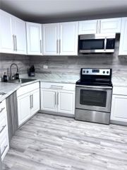 1670 NE 191st St 403-3, Miami, FL 33179