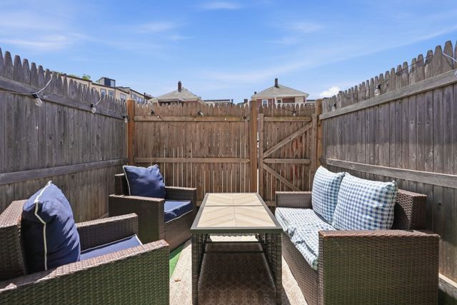1722-1726 Commonwealth Ave. 1, Boston, MA 02135