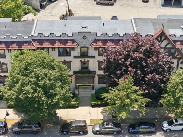 1722-1726 Commonwealth Ave. 1, Boston, MA 02135