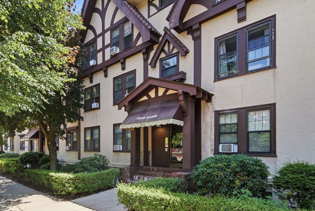 1722-1726 Commonwealth Ave. 1, Boston, MA 02135