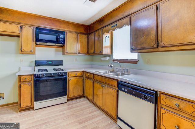 290 Lori Lane, Riverdale, GA 30296