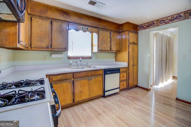 290 Lori Lane, Riverdale, GA 30296